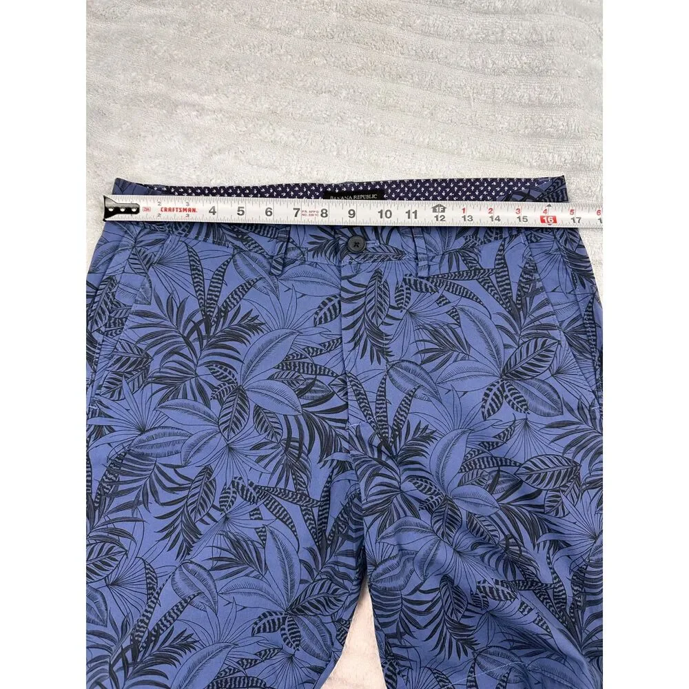 Banana Republic Aiden Shorts Mens 31 Blue Tropical Chino Casual Stretch